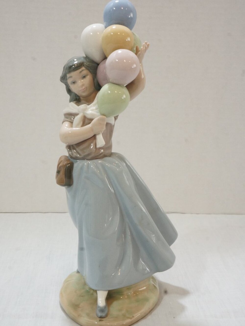 Vintage Lladro Balloon Seller Figurine 5141 Glossy